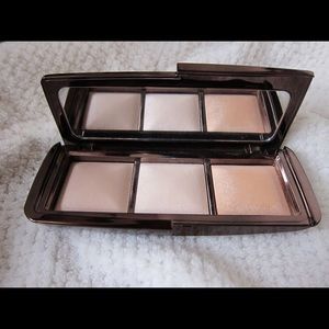 LIKE NEW Hourglass Ambient Lightning Palette